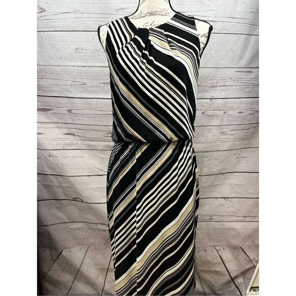White House Black Market Dresses & Skirts - White House Black Market size 6 sleeveless‎ black/tan/white dress- 2384